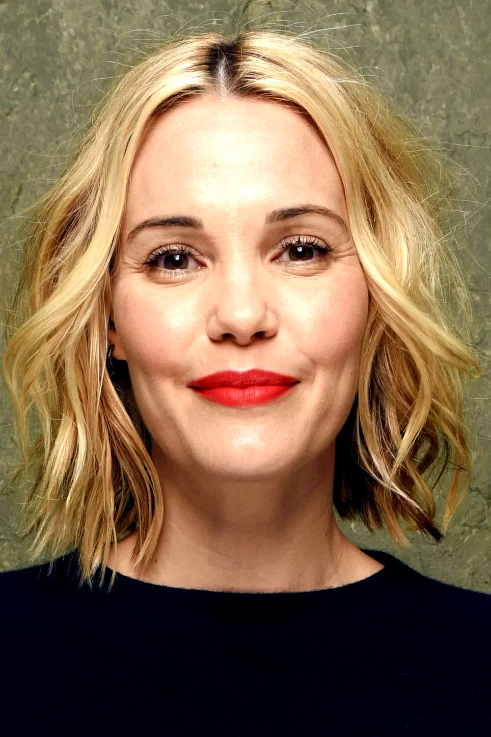 Leslie  Bibb