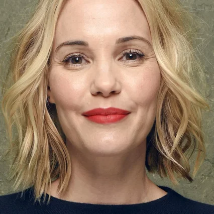 Leslie  Bibb