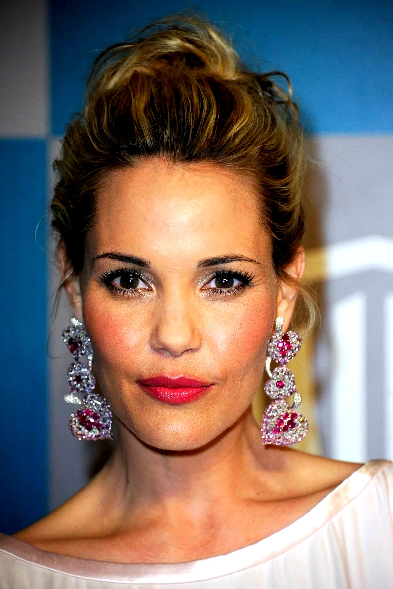 Leslie  Bibb