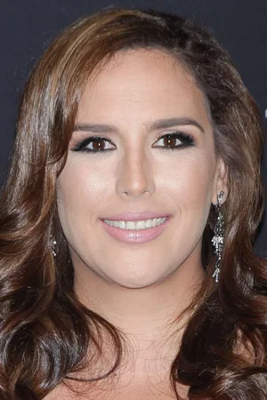  Angélica Vale