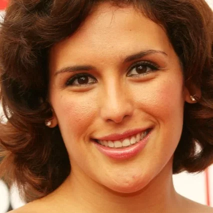  Angélica Vale