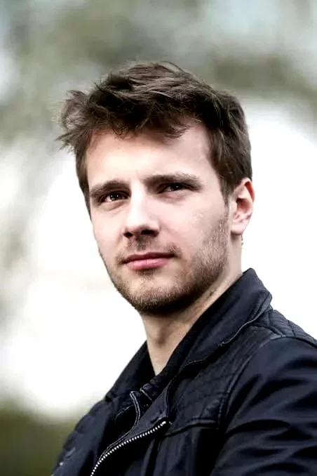  Maciej Musiał