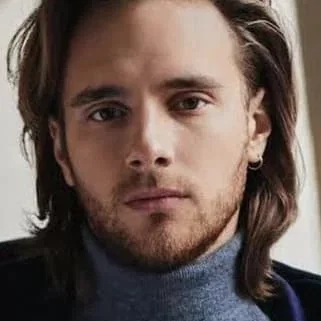  Maciej Musiał