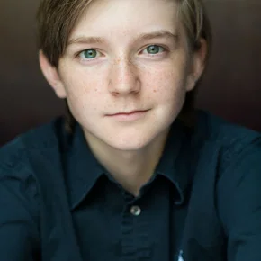 Photo star :  Joshua Blue Pickering