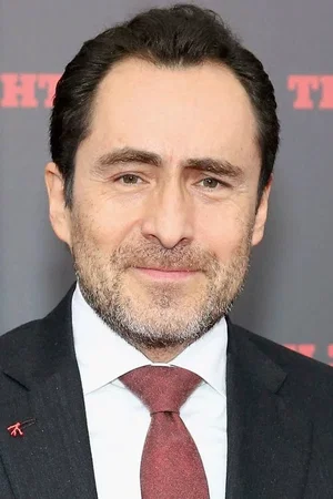 Demian  Bichir photo