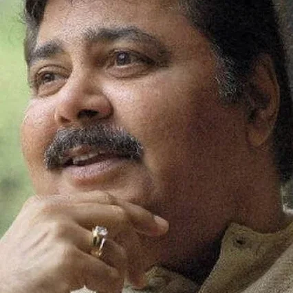  Satish Shah
