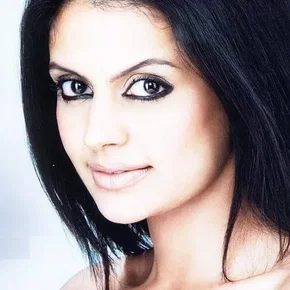 Photo star :  Mandira Bedi