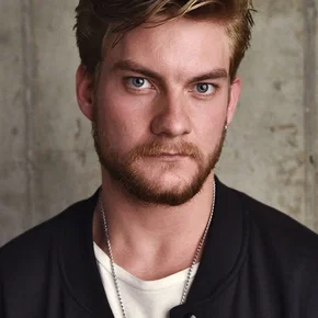 Photo star : Jake Weary