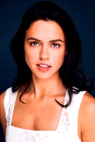  Nina Kiri