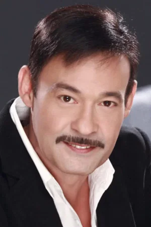  Mark Gil photo