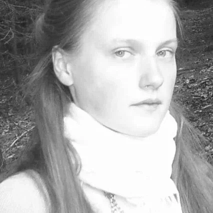  Elena Walf