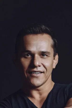  Steve Cardenas photo