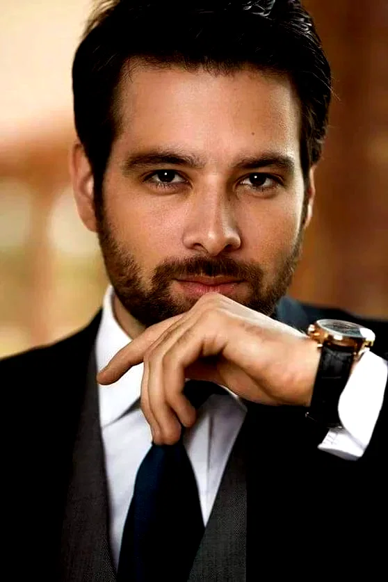  Mikaal Zulfiqar