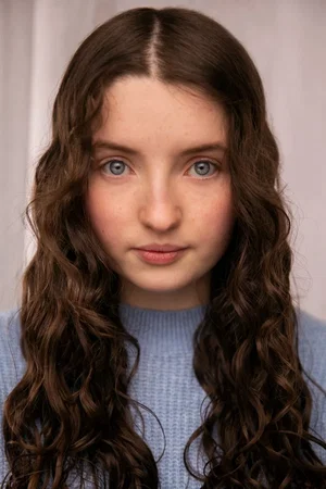  Lucy Halliday photo
