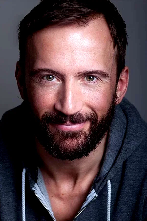  Anthony Howell