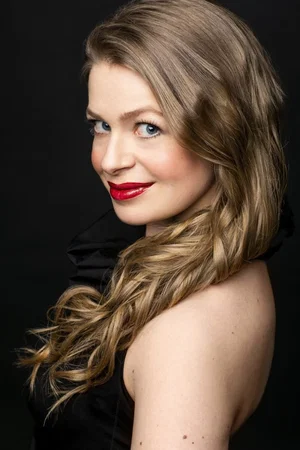  Siobhan Stagg photo