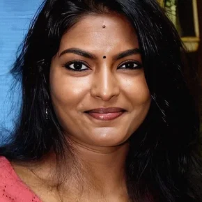Photo star :  Subathra Robert