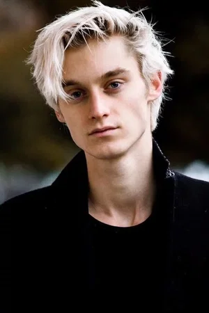  Luca Chikovani photo