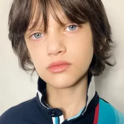  Peter DeSouza-Feighoney