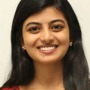 Photo star :  Anandhi