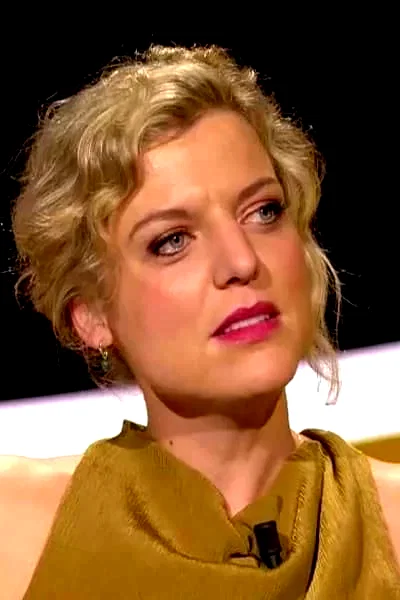  Ella Leyers