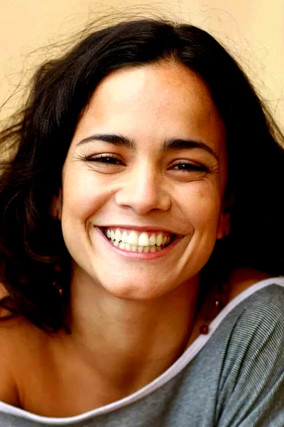 Alice Braga