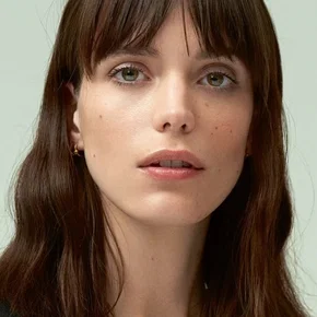 Photo star : Stacy  Martin 