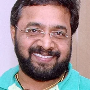 Photo star :  Renji Panicker