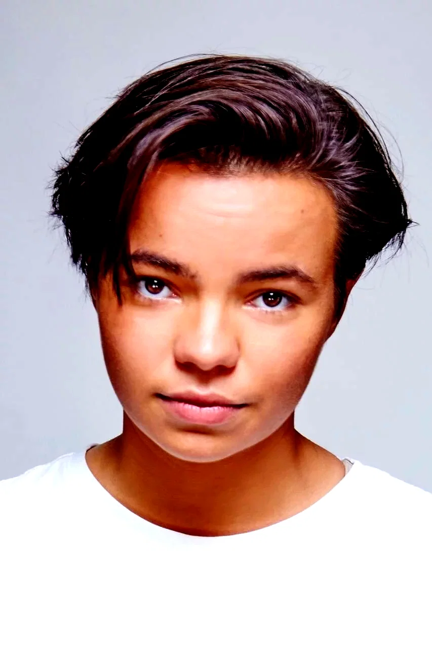  Zoe Terakes