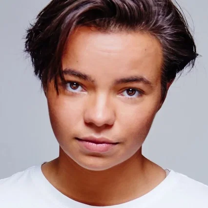  Zoe Terakes