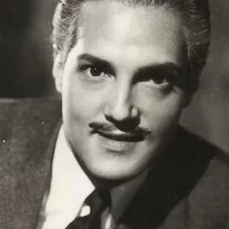  Roberto Canedo