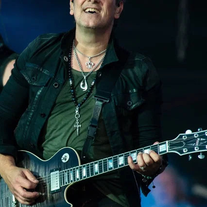 Vivian Campbell