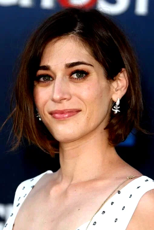 Lizzy Caplan