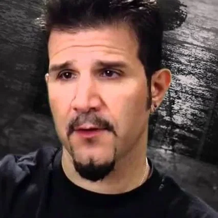  Charlie Benante