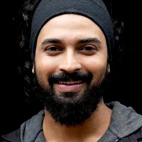 Photo star :  Dev Mohan