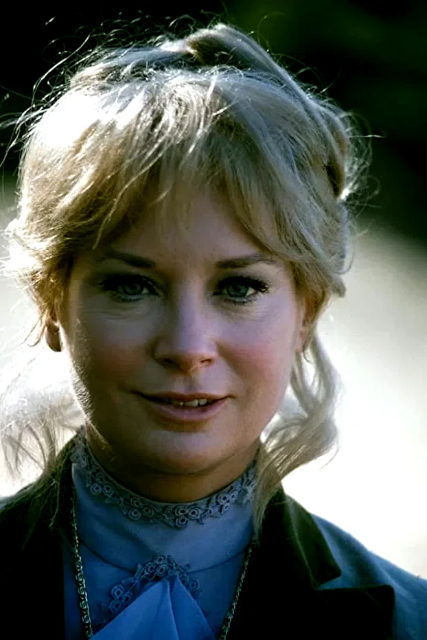  Lois Nettleton
