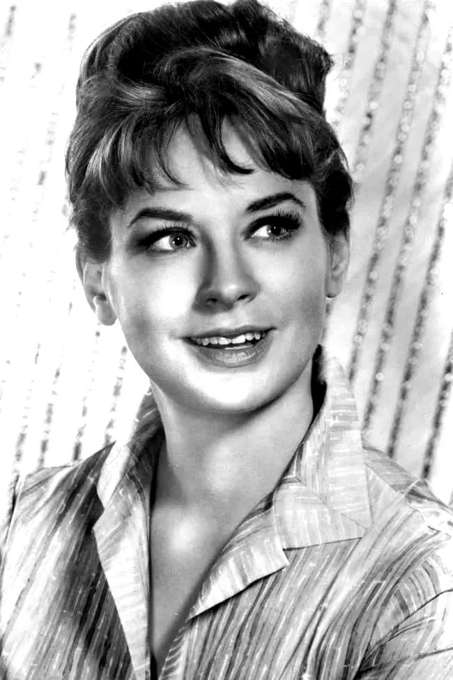  Lois Nettleton