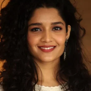 Photo star :  Ritika Singh