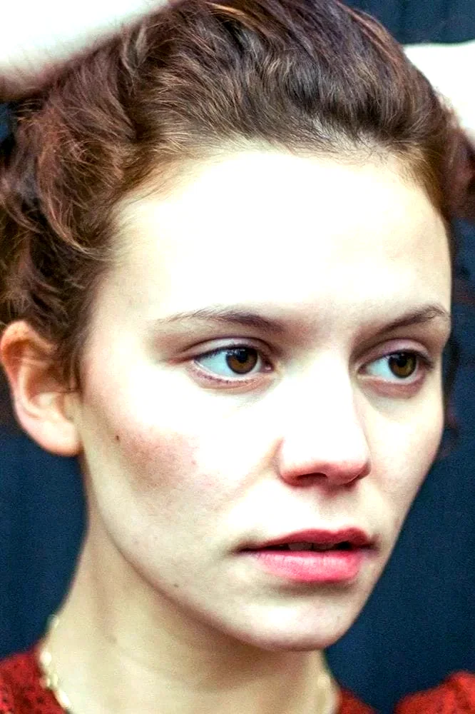  Frieda Barnhard