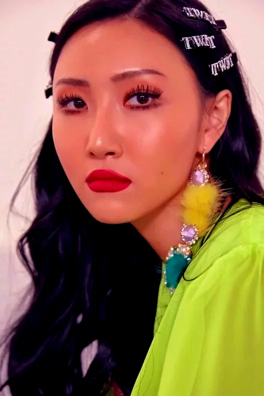  Hwasa