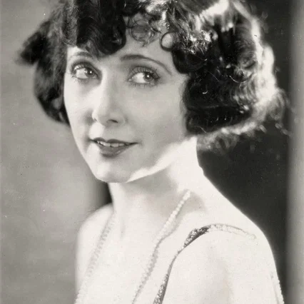  Mae Busch