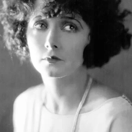  Mae Busch