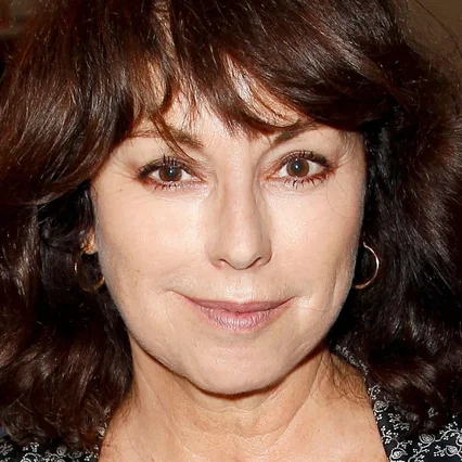  Julie Arnold