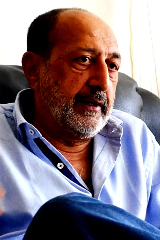  Tinnu Anand