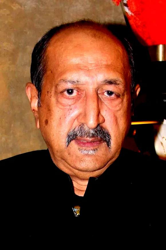  Tinnu Anand