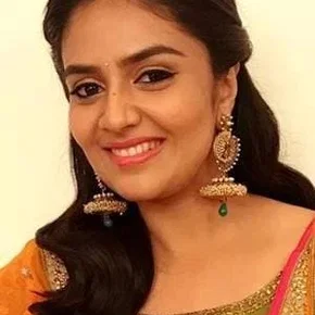 Photo star :  Sreemukhi