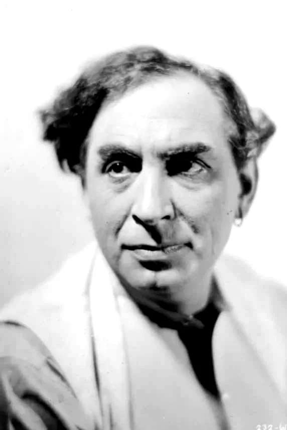  Mitchell Lewis