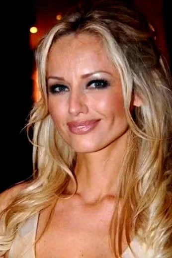 Adriana Karembeu