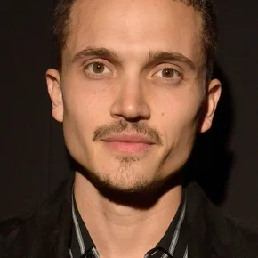 Photo star : Karl Glusman