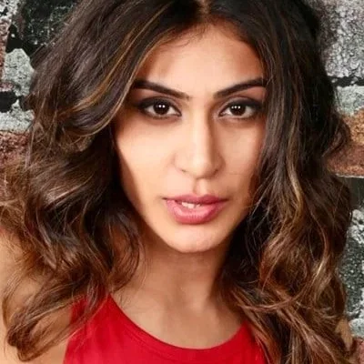  Myra Sareen
